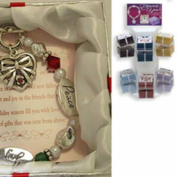 Bracelet gift box holiday expressively yours NWT - Picture 2 of 2